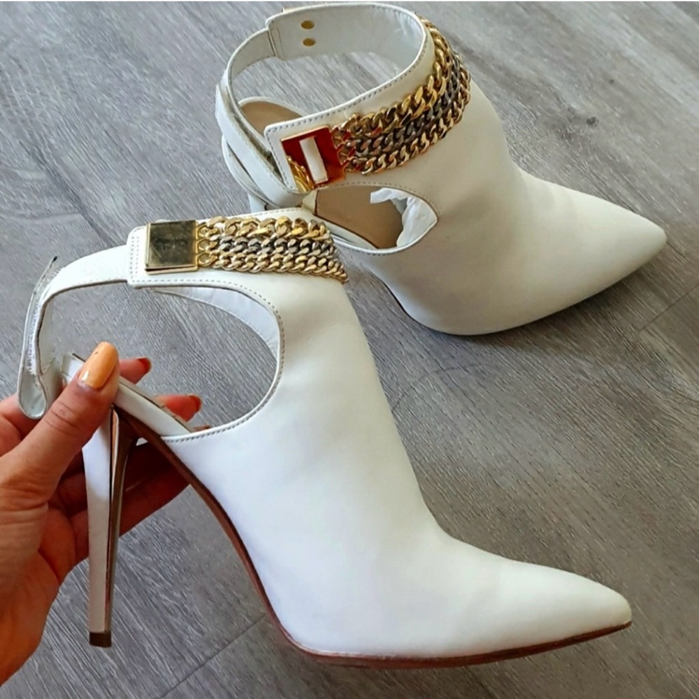 Marciano Heels  White Stiletto w/Gold ankle chains Size 38